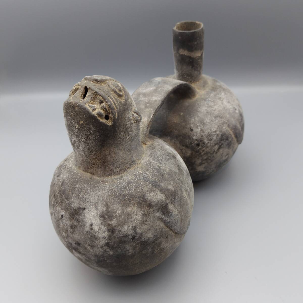 Yahoo!オークション - 古代アンデス文明 動物象形把手付双胴壺 土器 南