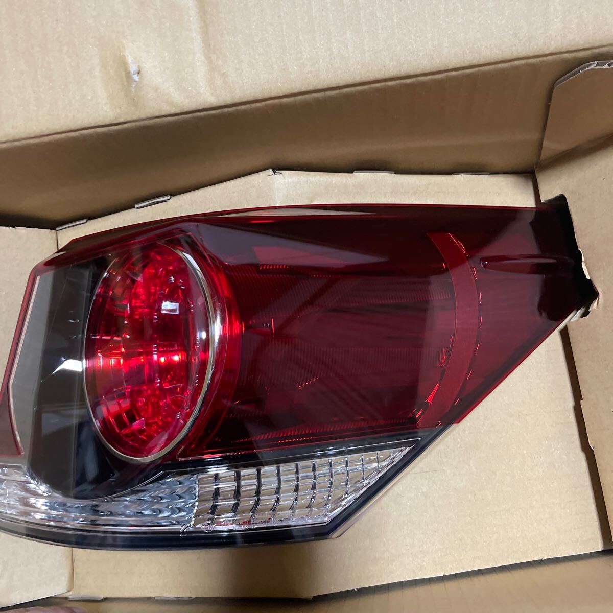 210系 クラウン アスリート 後期 純正 LED 右側 テールランプ AWS210