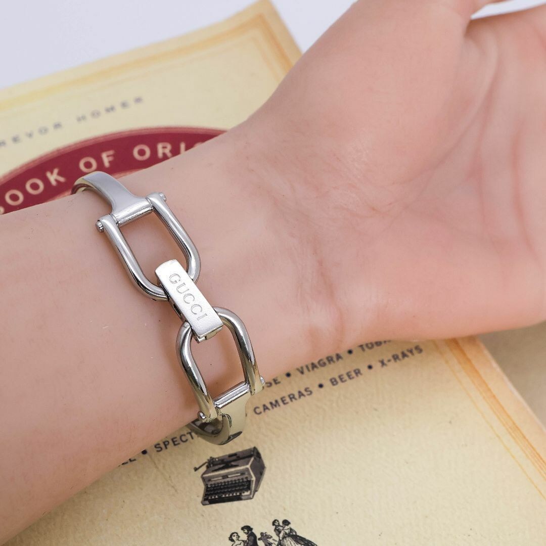 稼働 GUCCI 腕時計 1500L 黒文字盤 バングル シルバー 1390｜Yahoo