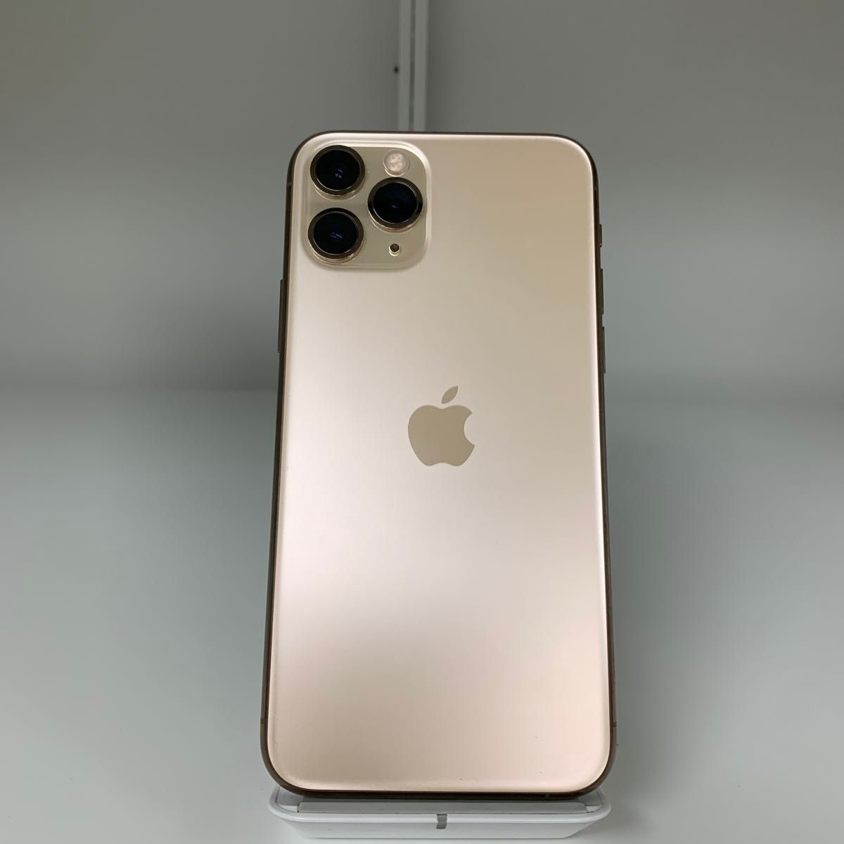 中古・iPhone 11 pro 256gb SIMロック解除済み SIMフリー Apple