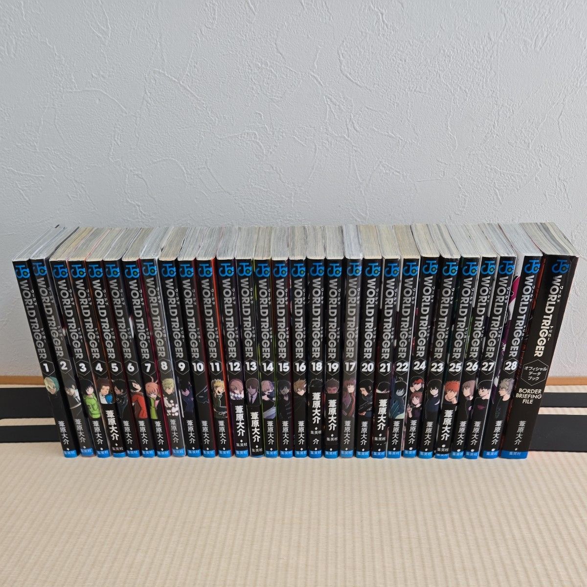 ワールドトリガー 1～28最新刊+オフィシャルデータブック｜Yahoo