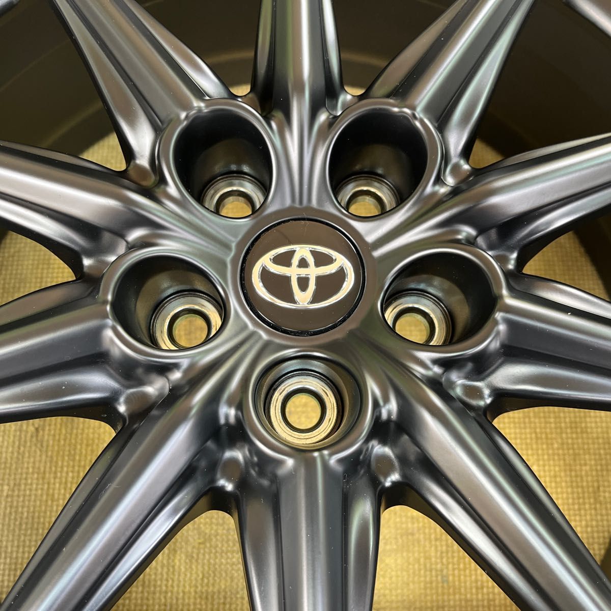 新車外し トヨタ GR86 純正ホイール1本 18インチ7 5J+48 100-5H マット