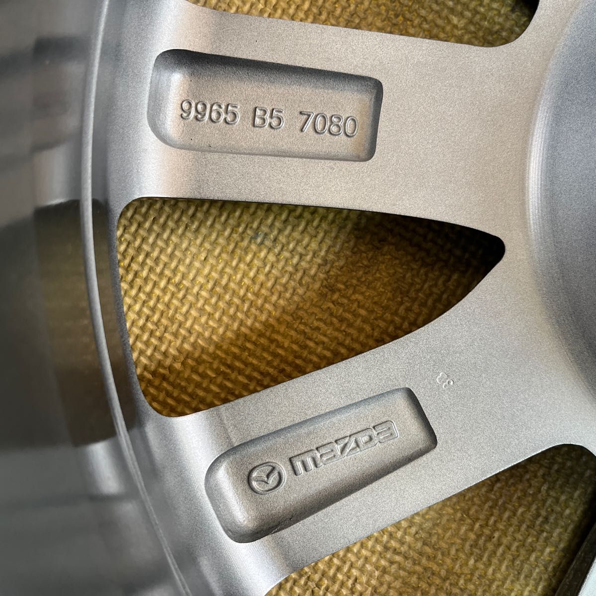 新車外し マツダ3ファストバック 純正ホイール1本 グレーメタリック