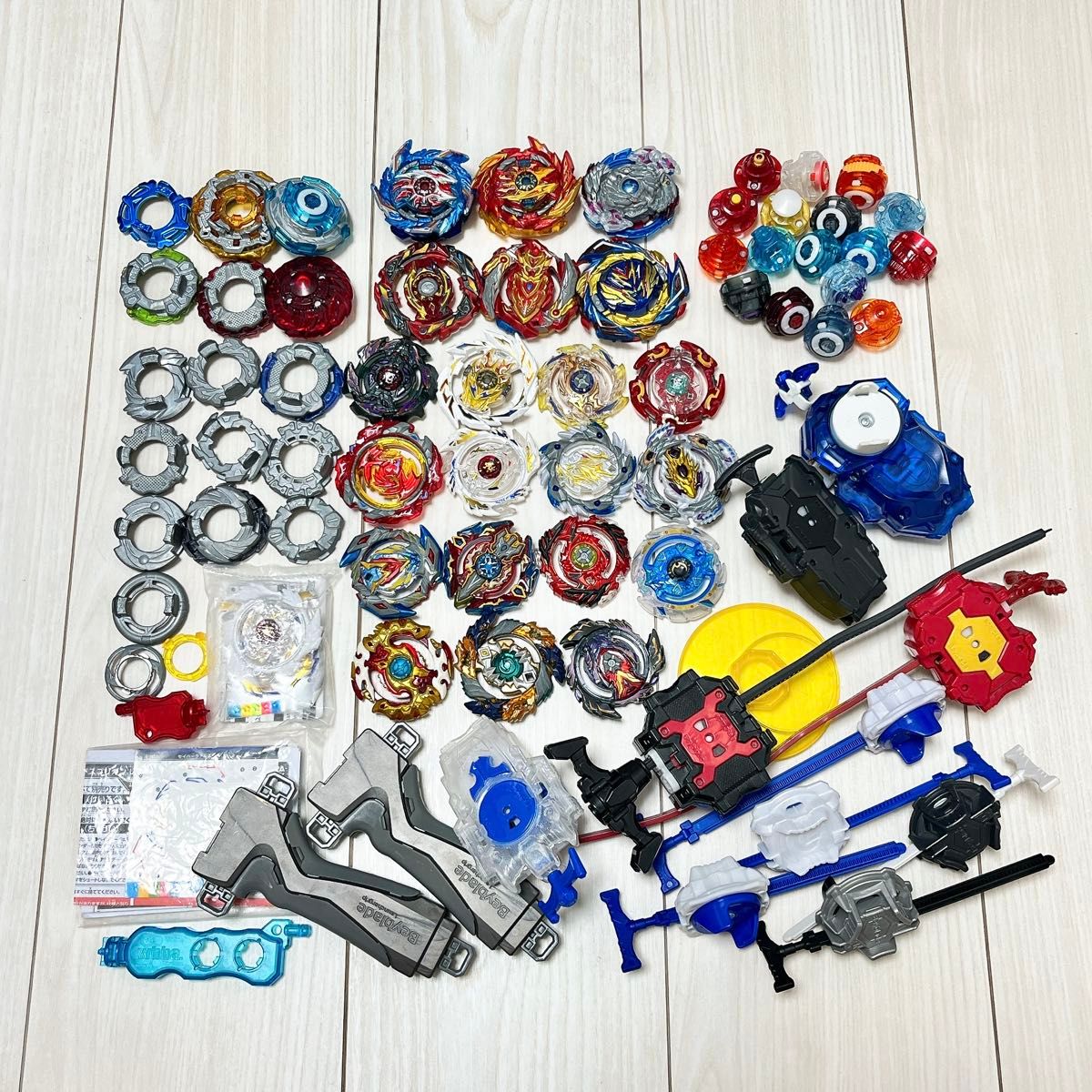 まとめ売り】ベイブレードバースト こま本体20種類程 その他10点以上