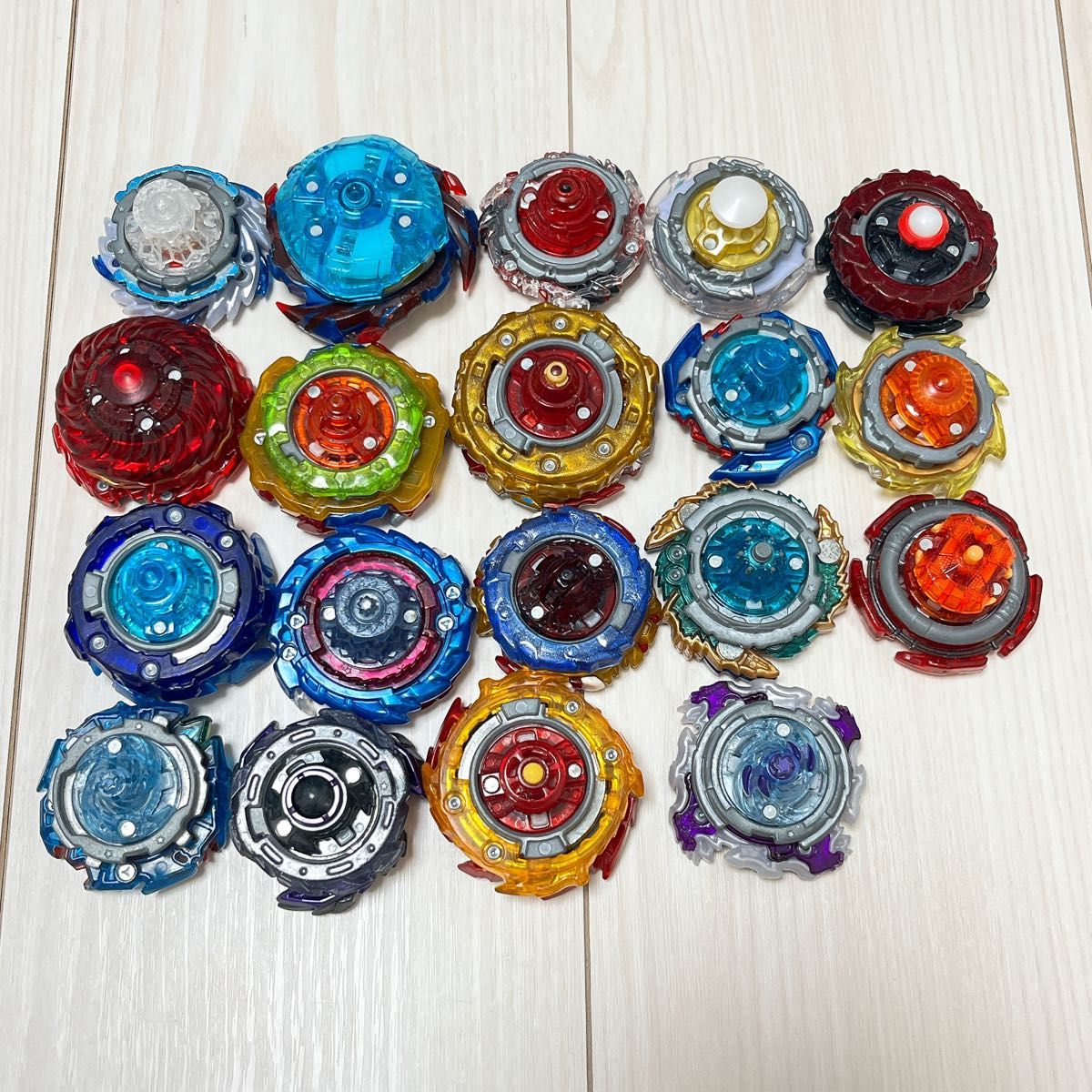まとめ売り】ベイブレードバースト こま本体20種類程 その他10点以上