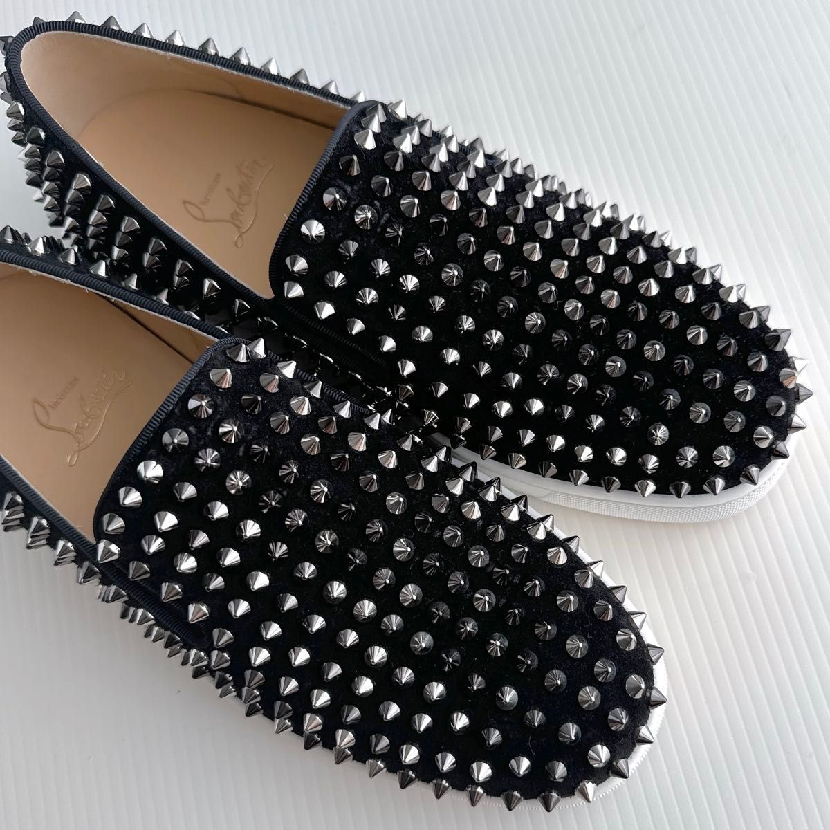 Christian Louboutin クリスチャンルブタン フラットシューズ スタッズ