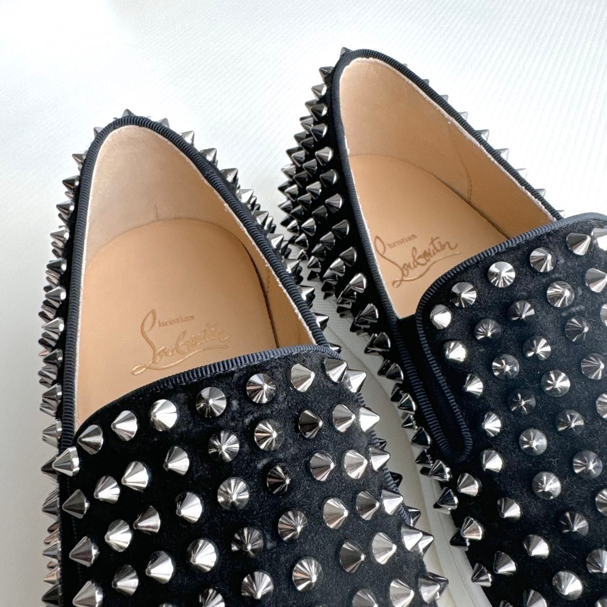 Christian Louboutin クリスチャンルブタン フラットシューズ スタッズ