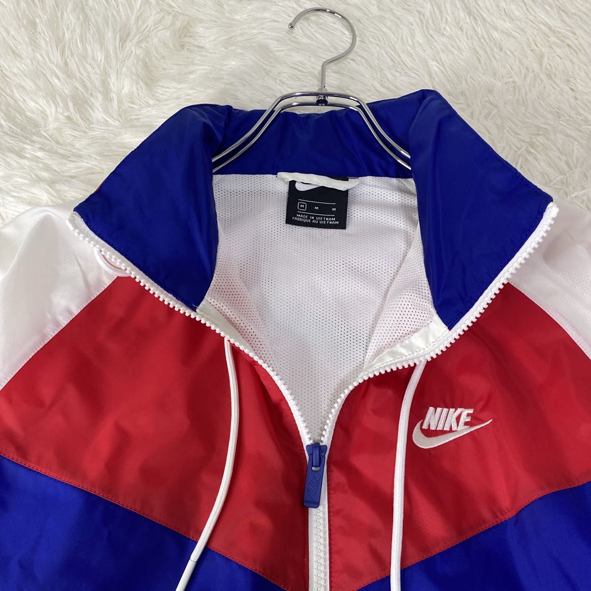 極美品 ナイキ ナイロンジャケット ベイビーわるきゅーれ 伊澤彩織