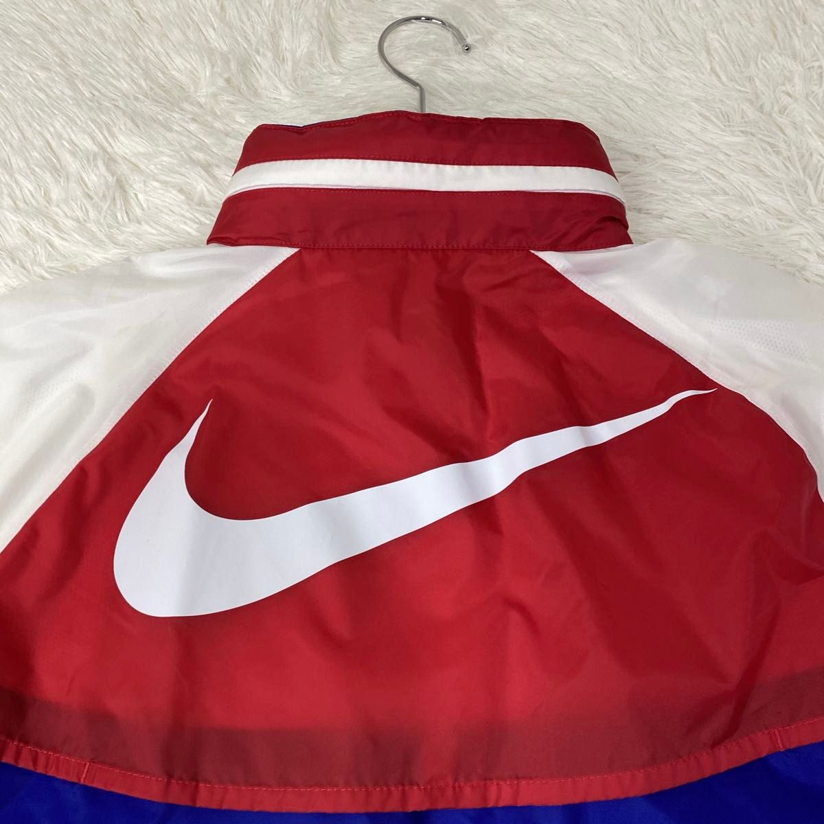 極美品 ナイキ ナイロンジャケット ベイビーわるきゅーれ 伊澤彩織