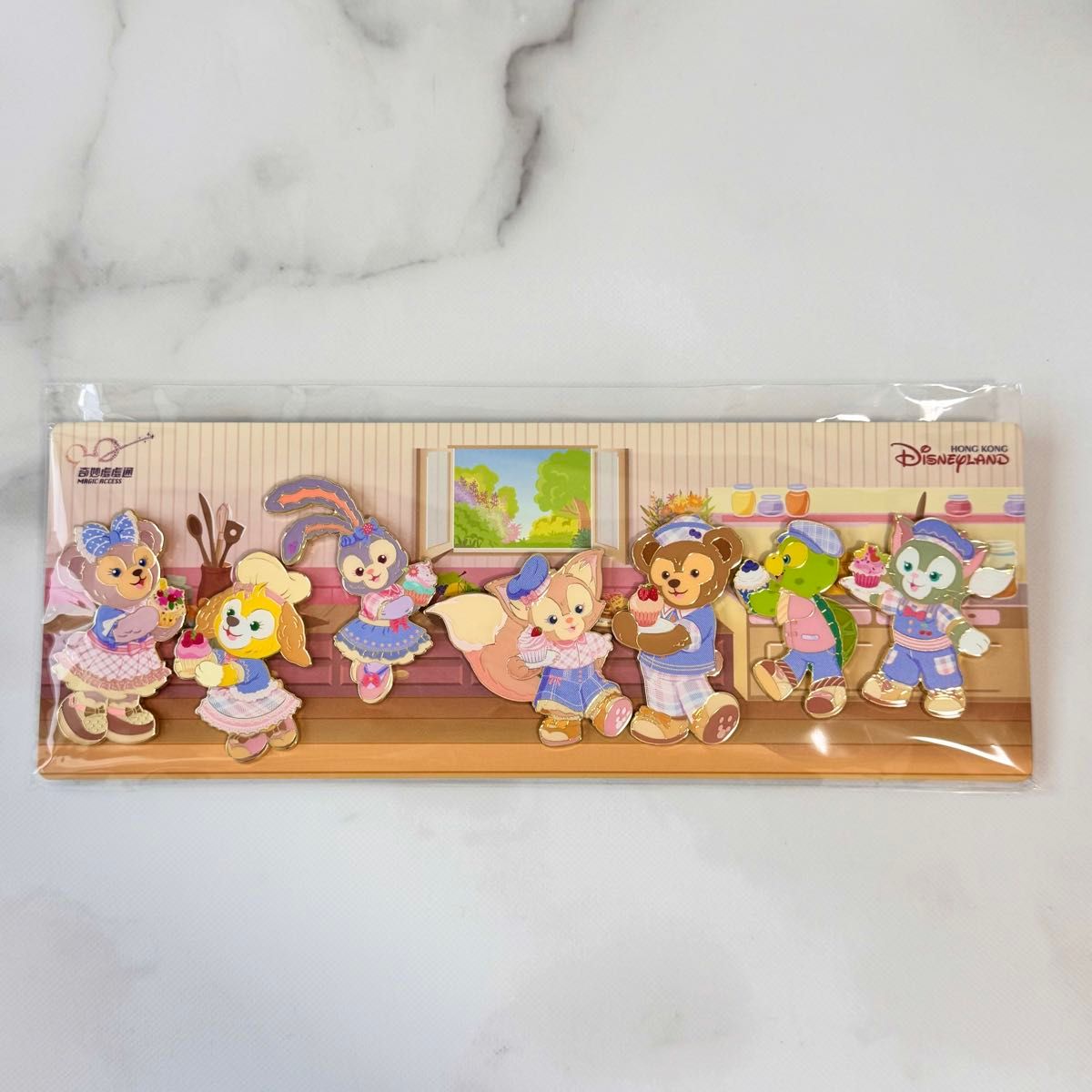 新品未使用】香港ディズニーDuffy and Friends ピンバッジ ダッフィー