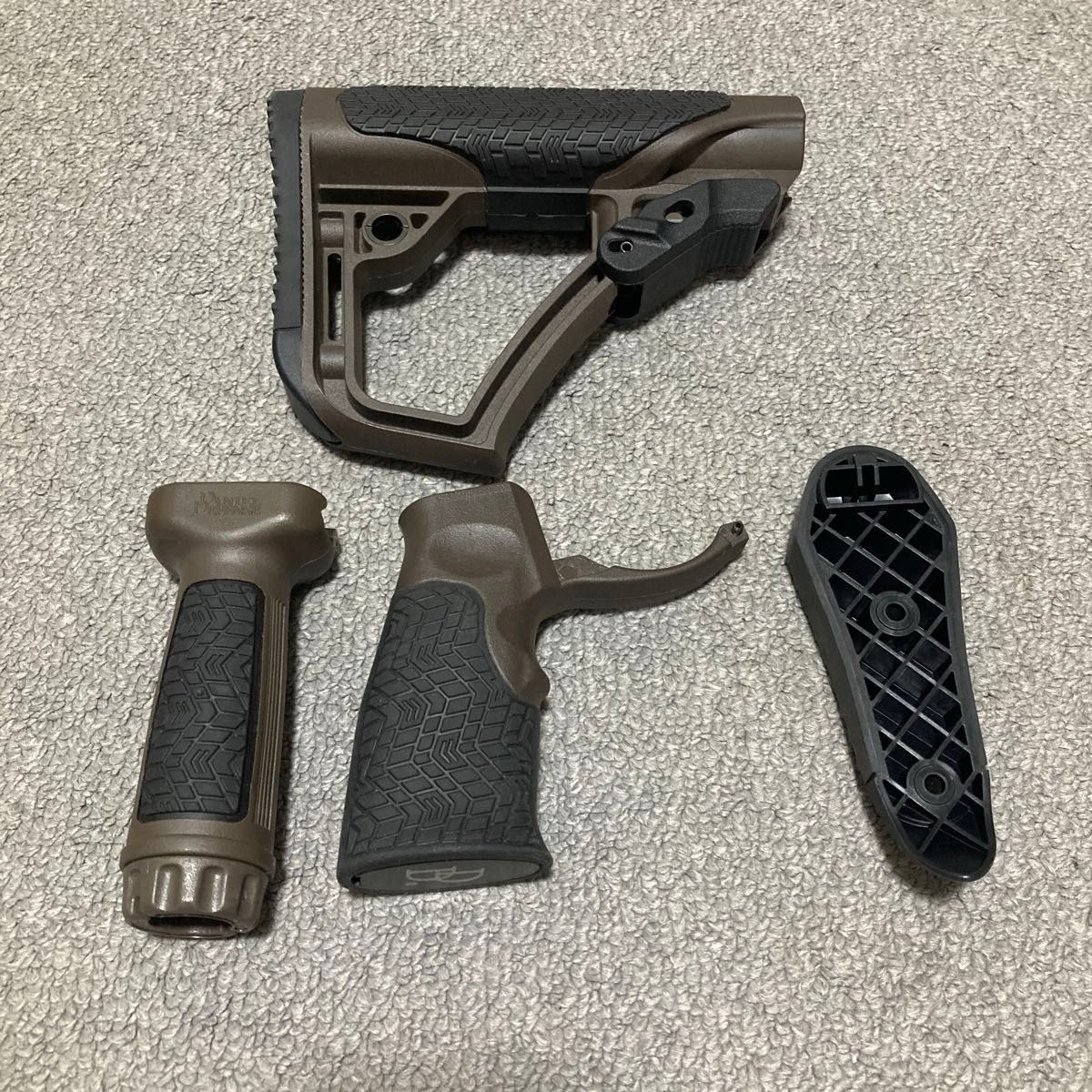 DANIEL DEFENSE ダニエルディフェンス ストック グリップセット 実物+