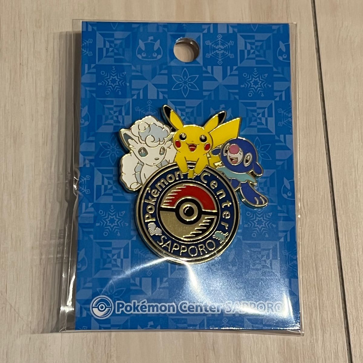 希少品 『 ロゴピンズ ポケモンセンター サッポロ 札幌 限定』 バッジ
