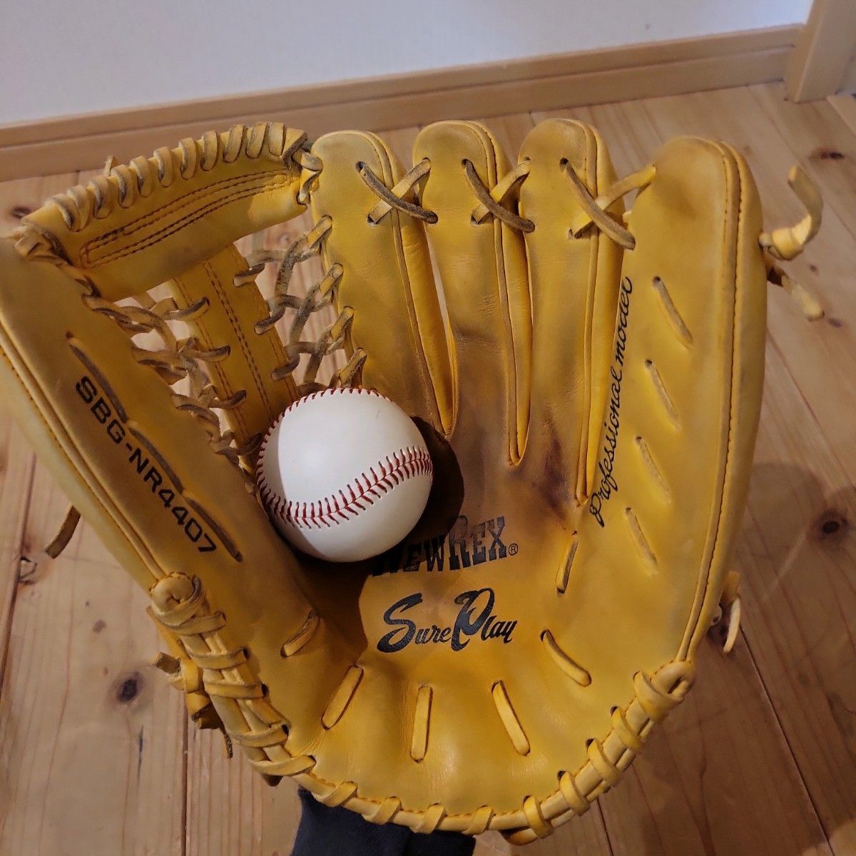 SUREPLAY シュアプレイ NEWREX ニューレックス 軟式 外野手用 SBG