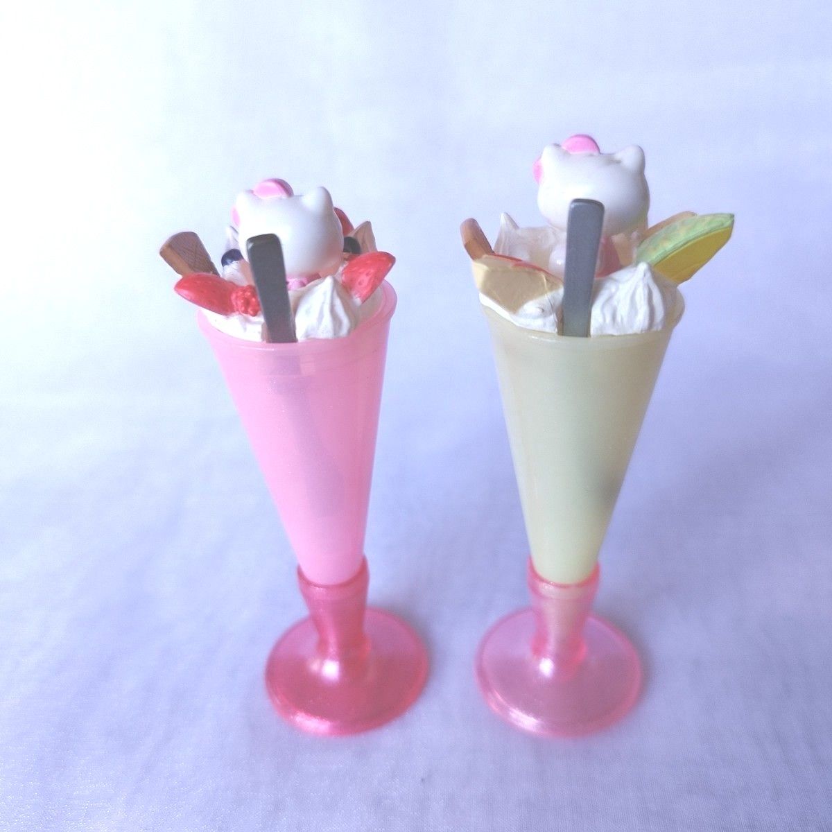 ハローキティ アクセサリートレイ フィギュア ウエイトレス カフェ