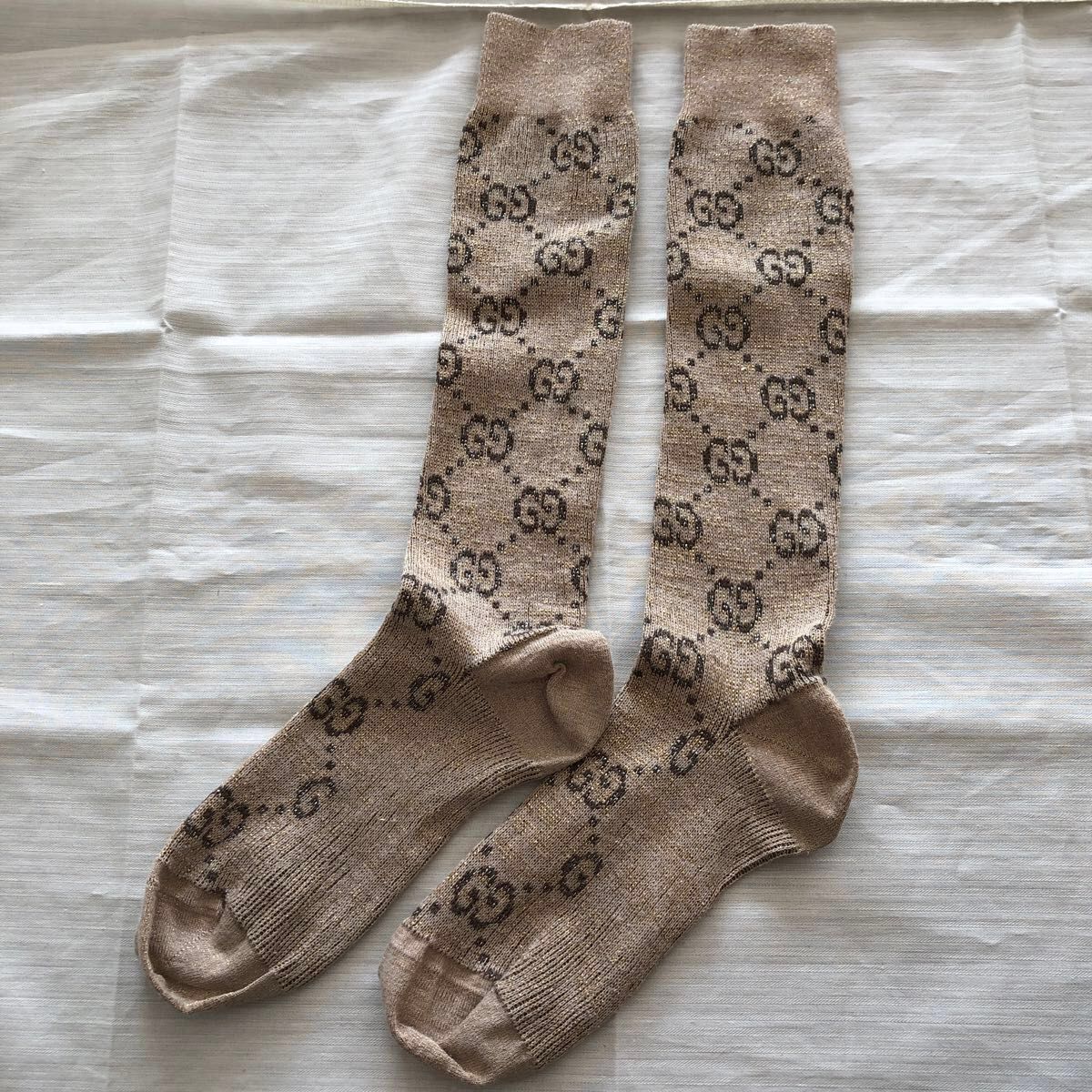 GUCCI ソックス GGロゴ 総柄 グッチ 靴下 ベージュ 金銀ラメ