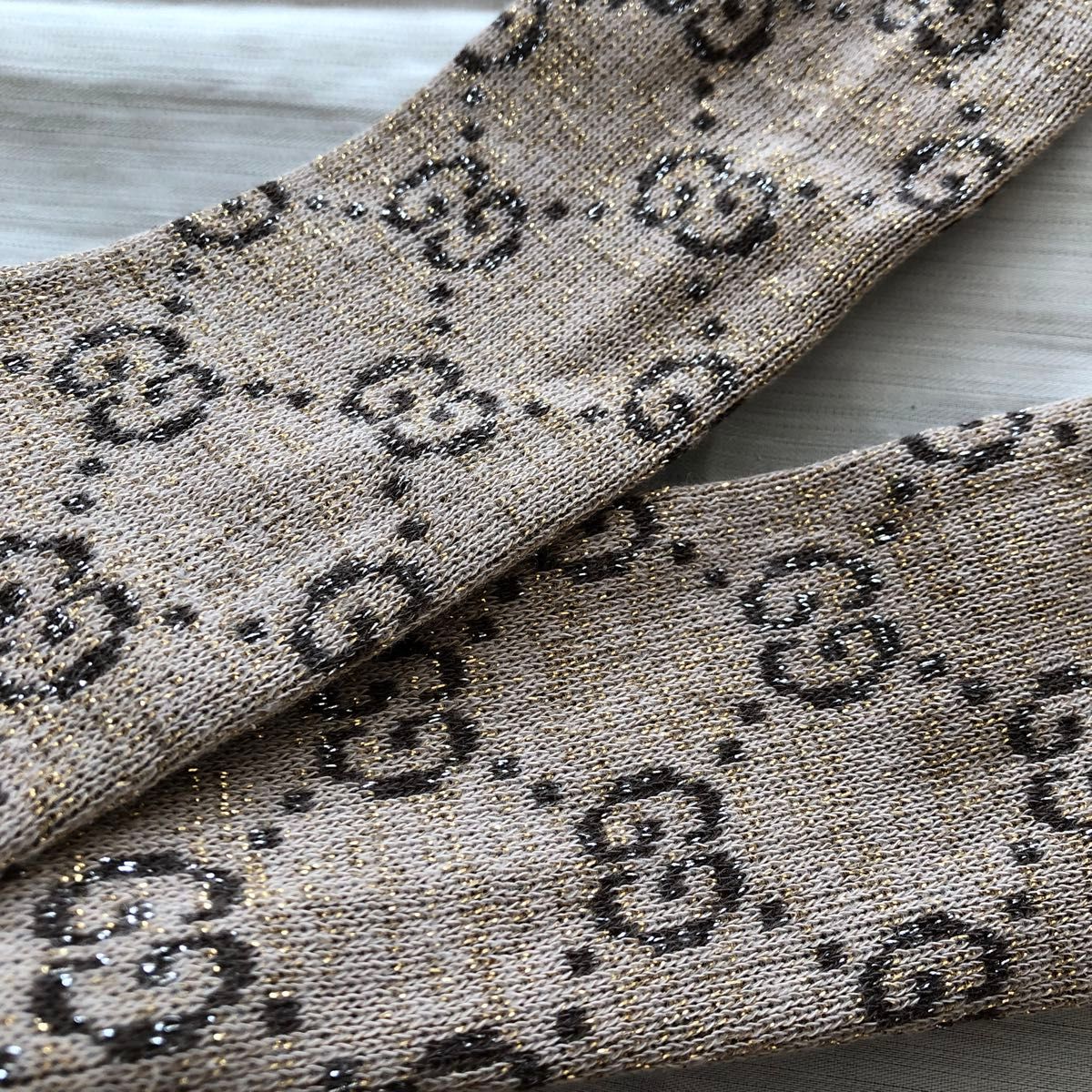 GUCCI ソックス GGロゴ 総柄 グッチ 靴下 ベージュ 金銀ラメ