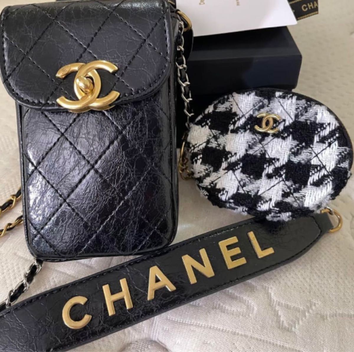 シャネル ノベルティ ショルダーポーチ Chanel 携帯ケースとポーチ