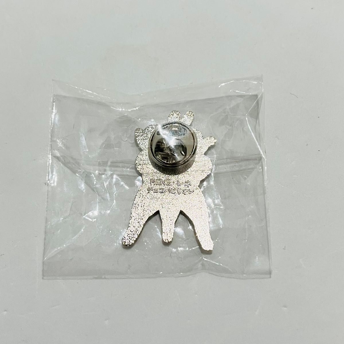 希少 初期レネのピンバッジ 凸凹エナメルバージョン チェコ館 万博