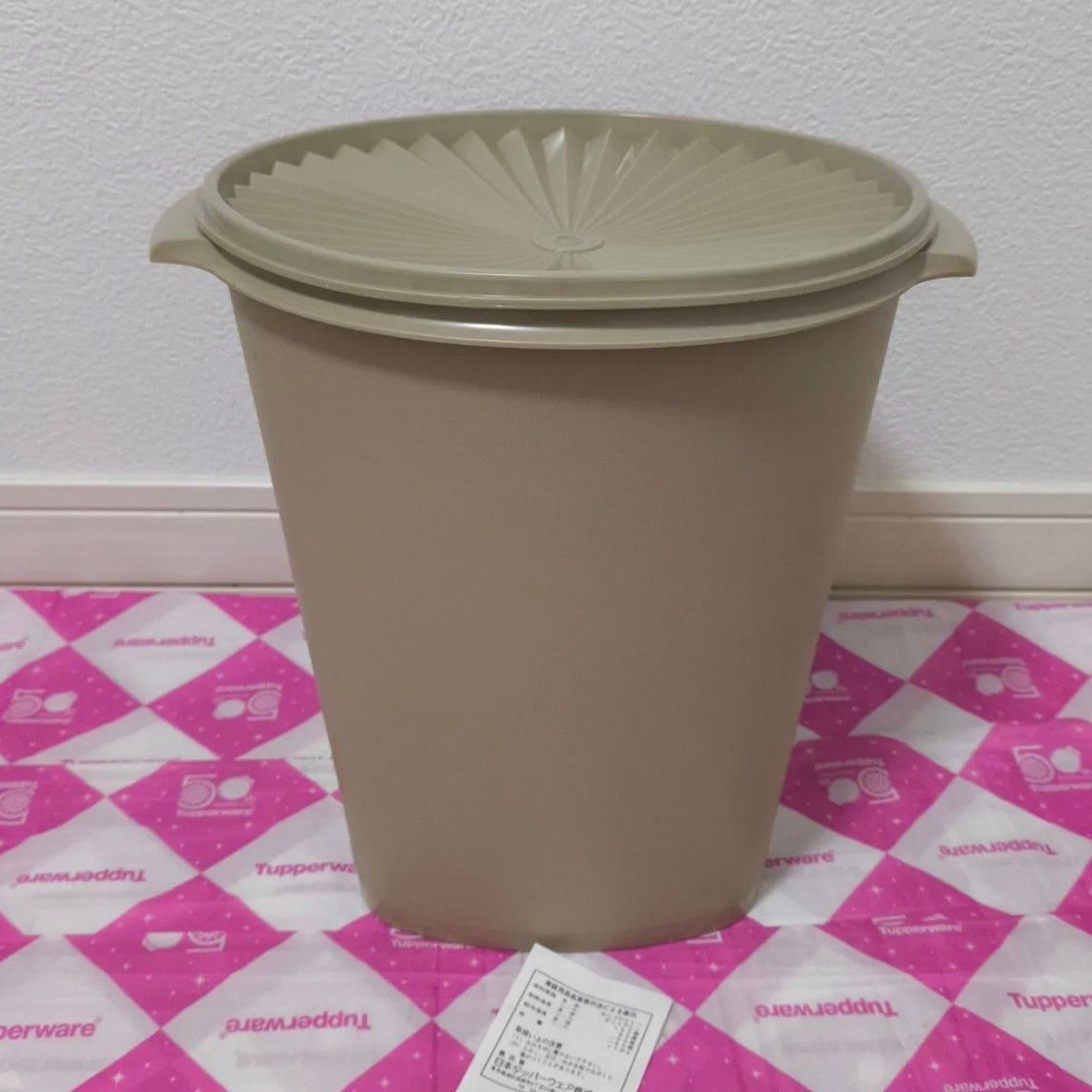 タッパーウェア マキシクイーンデコレーター モカブラウン Tupperware