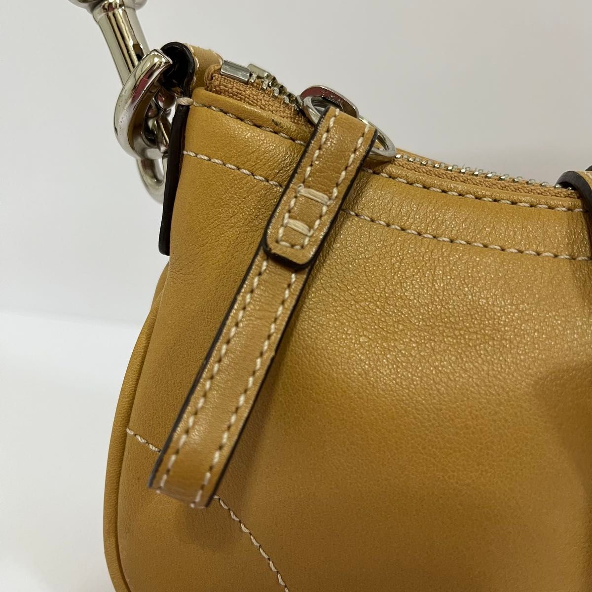 美品 COACH コーチ ソーホー ワンショルダー アクセサリーポーチ