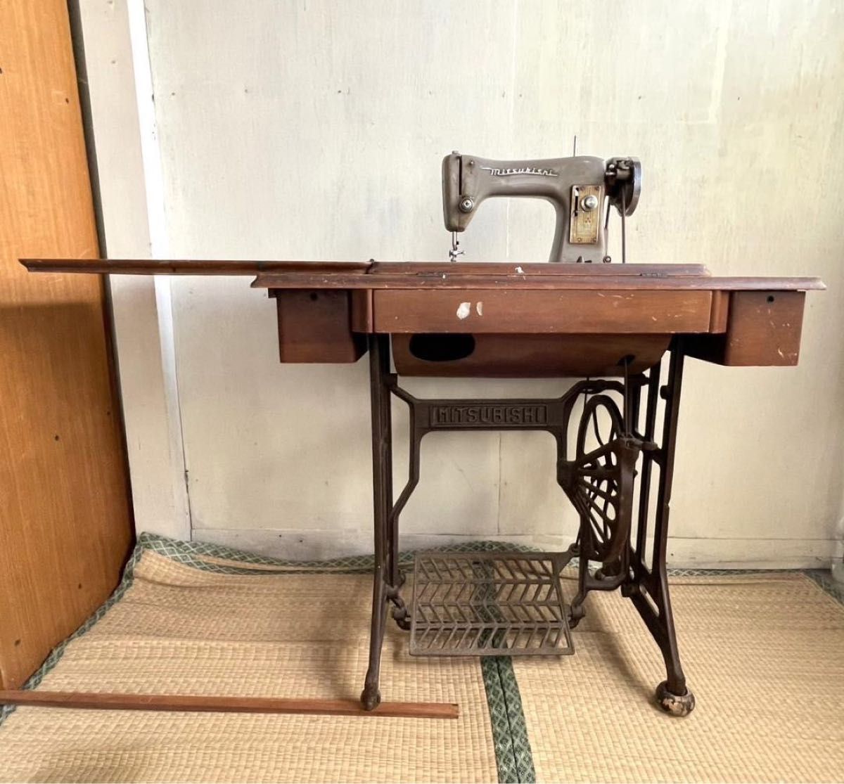 MITSUBISHI 三菱 足踏みミシン HA2 アンティーク 昭和レトロ テーブル