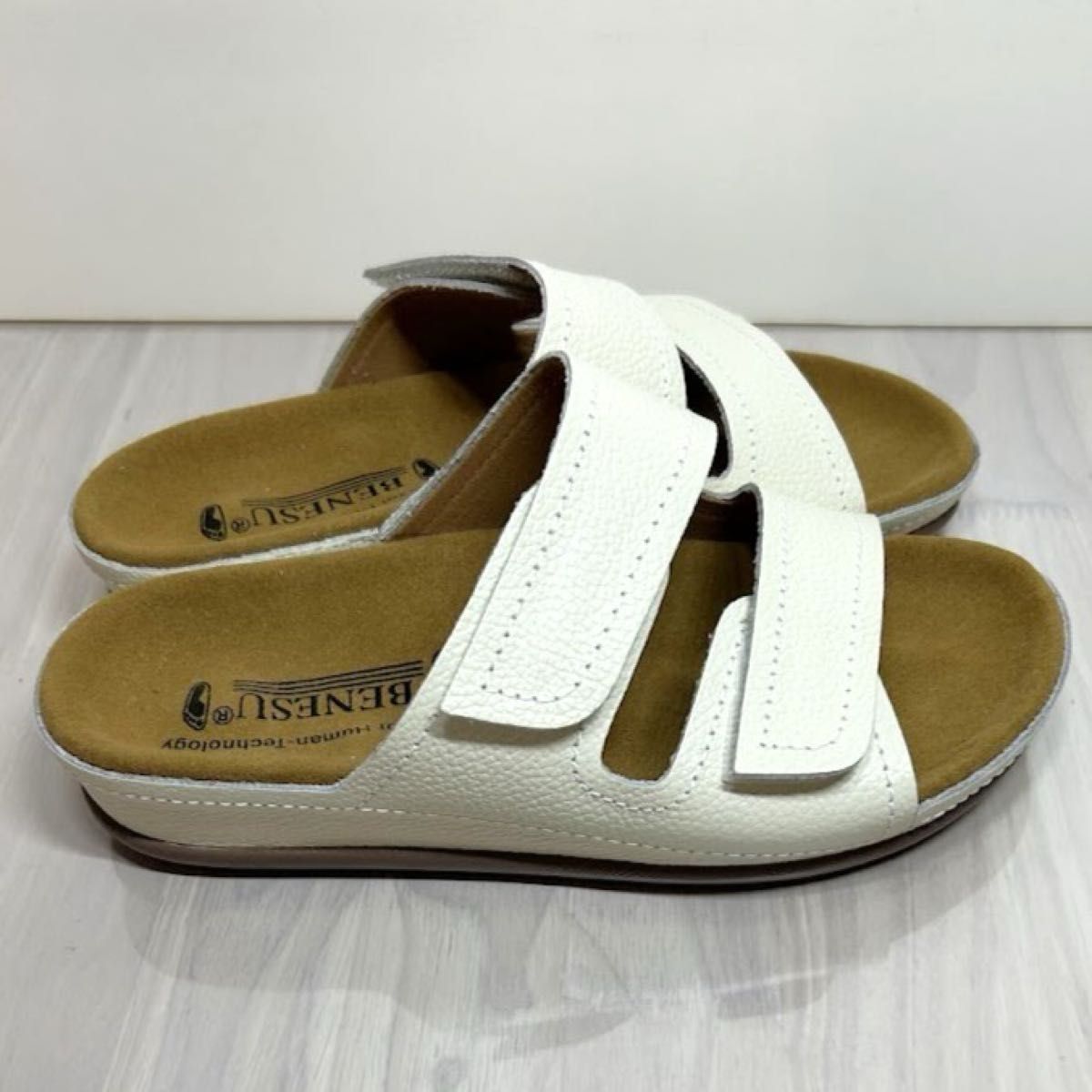 新品 ベネッシュ BENESU 外履きサンダル 24㎝ 009W ホワイト ベネシュ
