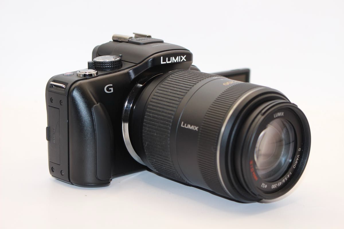 ショット数1842回 LUMIX DMC-G3 ダブルズームキット 望遠レンズ