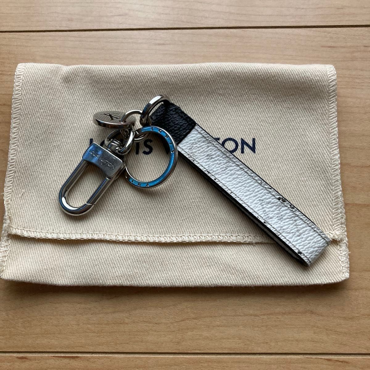 LOUIS VUITTON ルイヴィトンキーホルダー・ドラゴンヌ｜Yahoo!フリマ