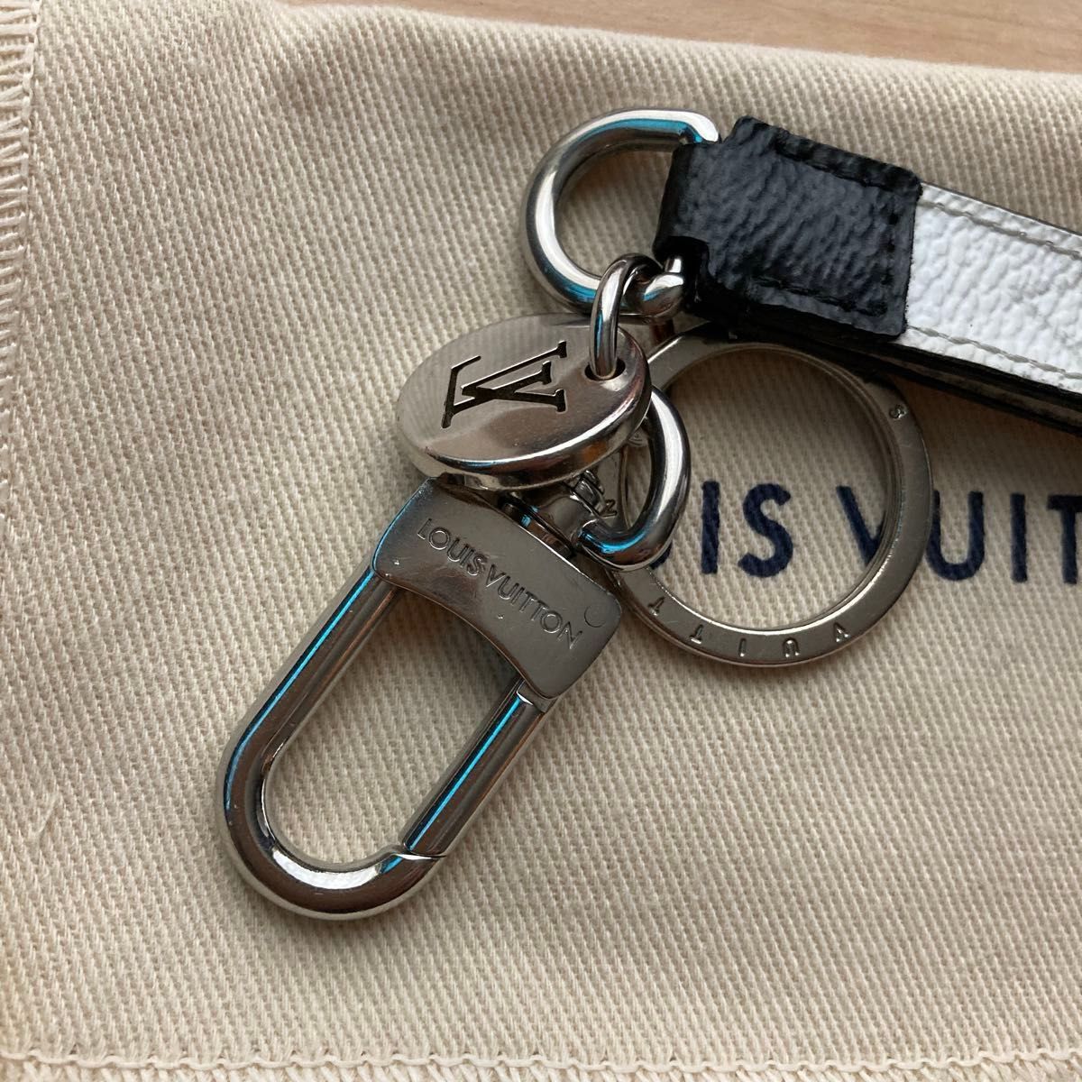 LOUIS VUITTON ルイヴィトンキーホルダー・ドラゴンヌ｜Yahoo!フリマ