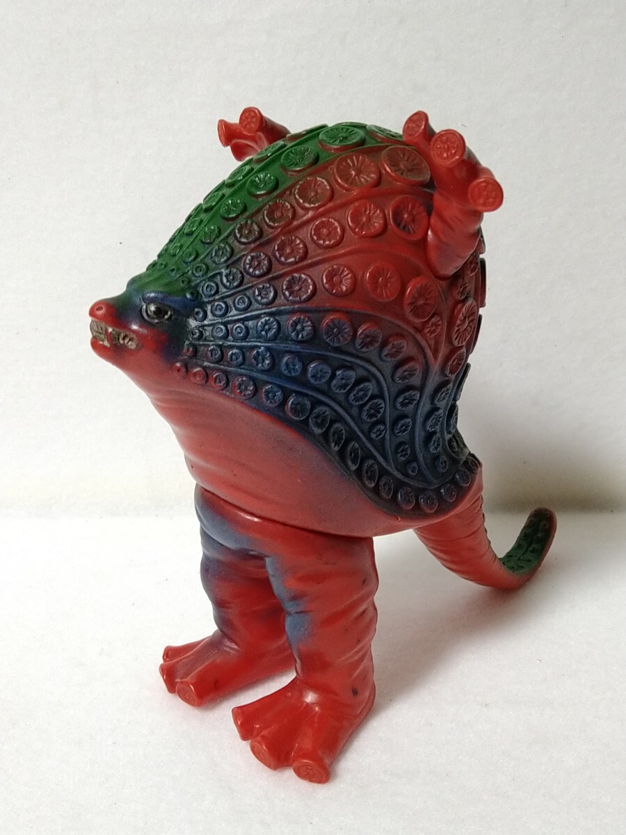 Yahoo!オークション - 当時物 ブルマァク タッコング ソフビ 怪獣 帰っ