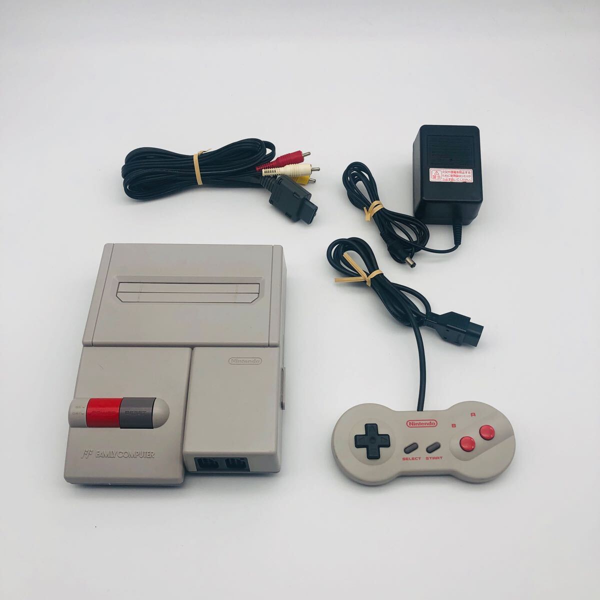 Yahoo!オークション - 任天堂 ニューファミコン 本体 一式セット 動作
