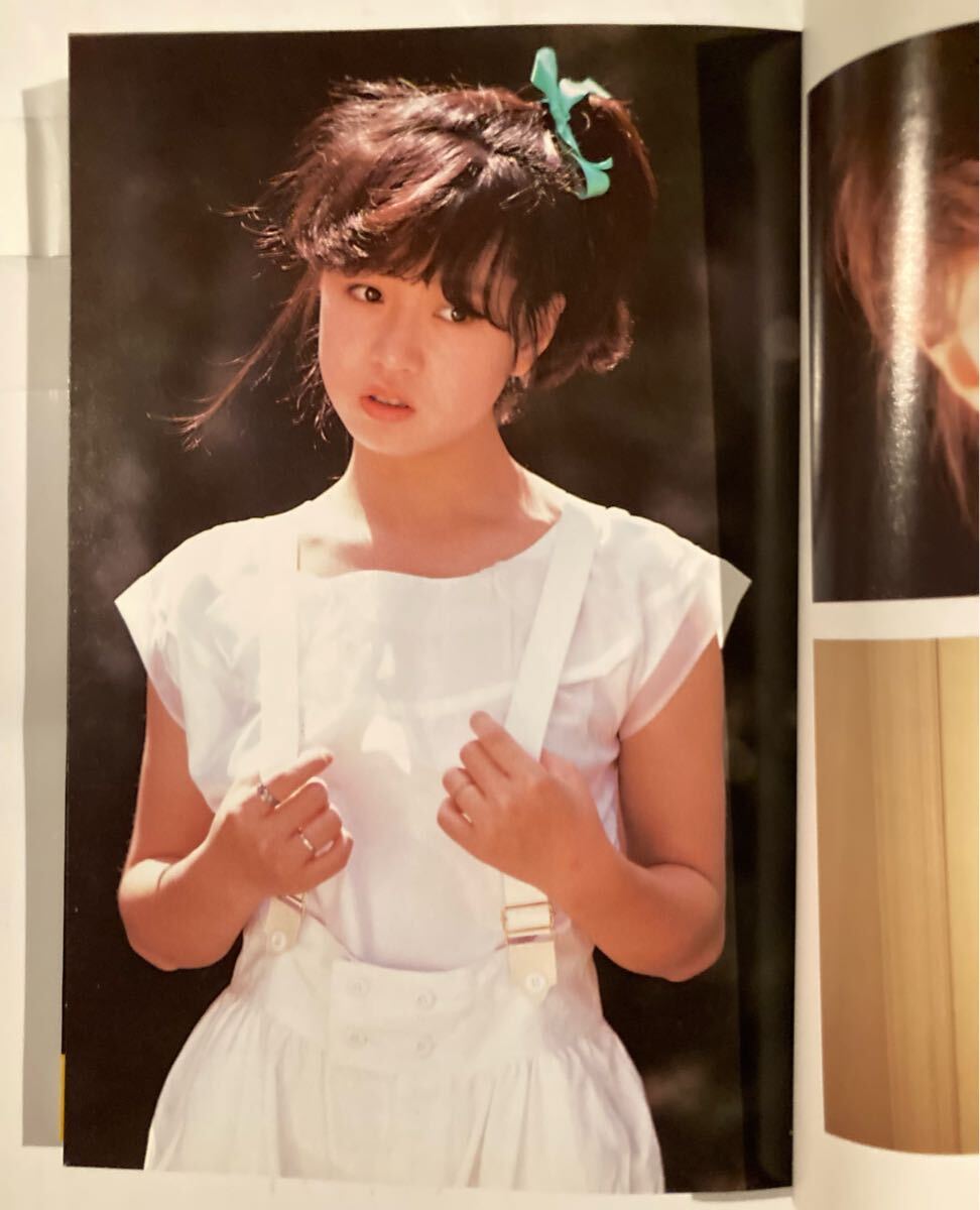 Yahoo!オークション - 中森明菜 自叙伝 フォト&エッセイ集 気になる視