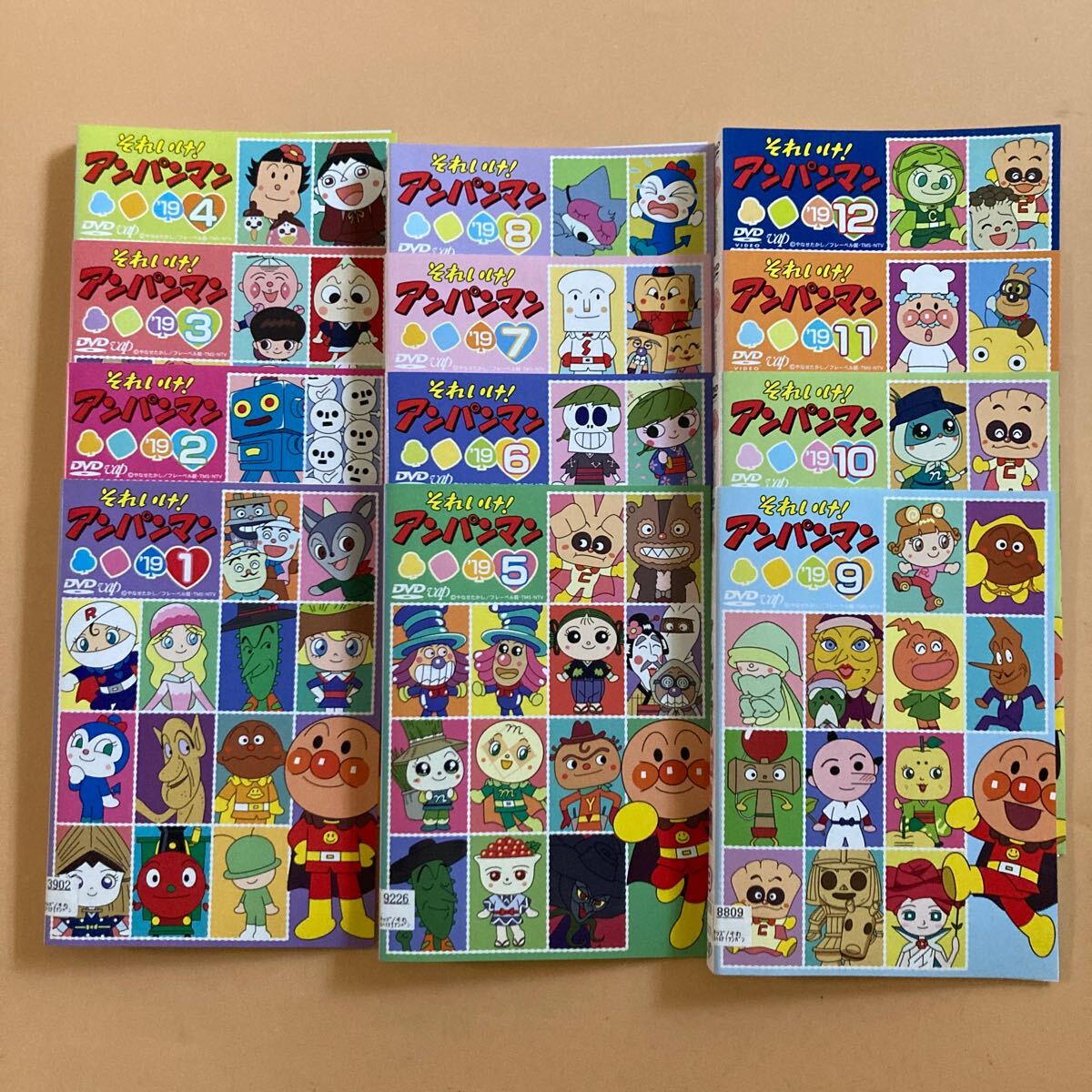 それいけ アンパンマン '19 12巻全巻セット 管理番号22697 DVD