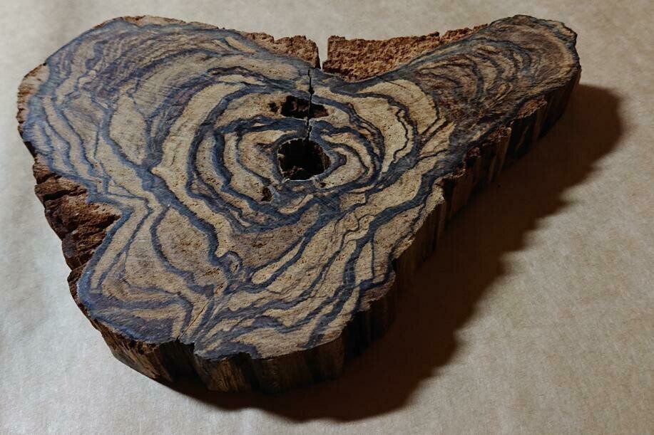 Yahoo!オークション - 豪華極上 黄熟香 絶滅種 274g 天然カンボジア