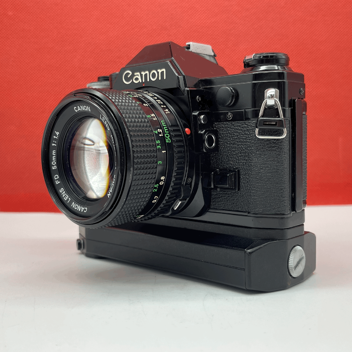 整備済 美品】Canon AE-1フィルムカメラ ブラックボディ 露出計OK整備済