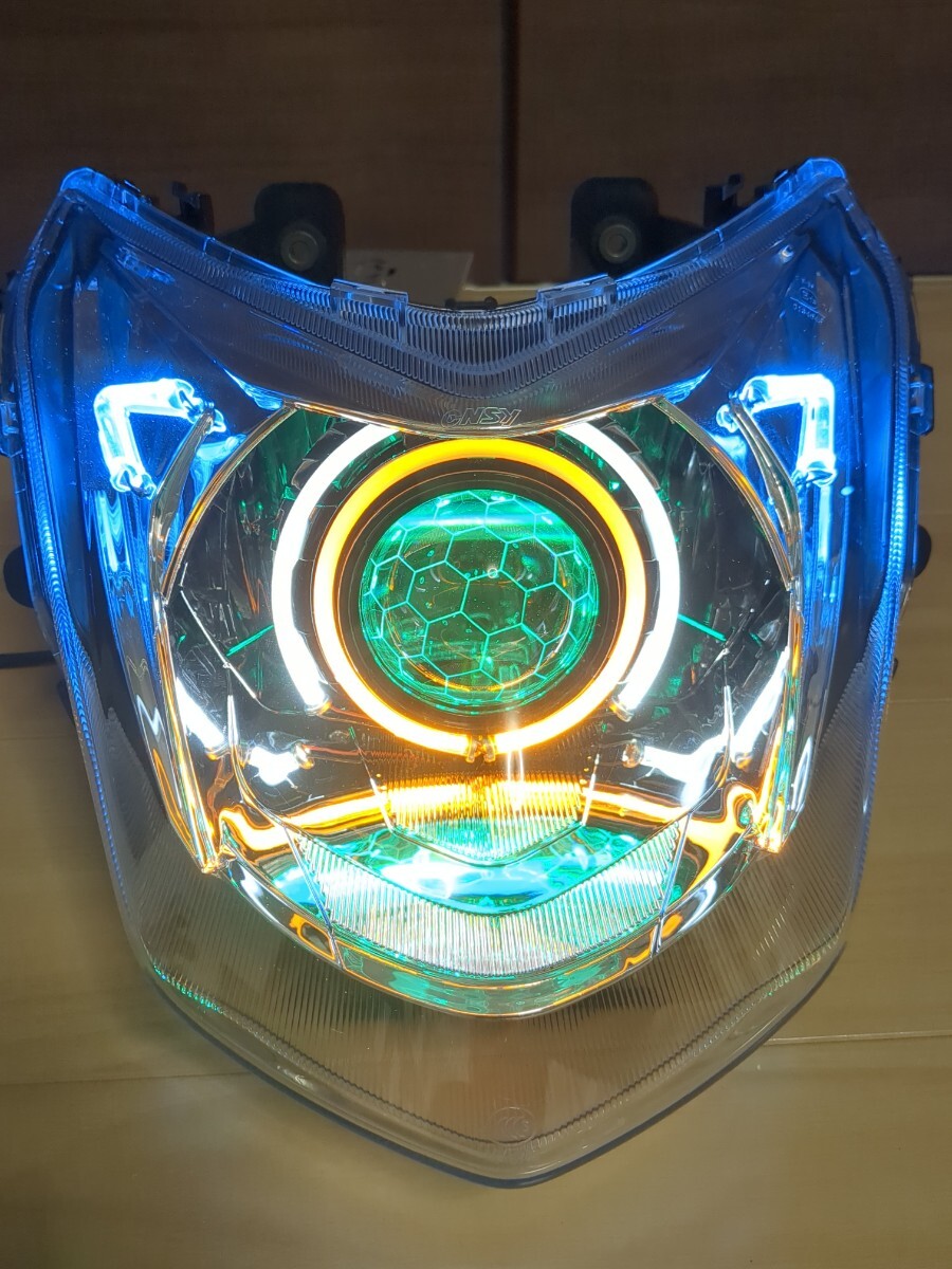 シグナスX 4型 デビルアイ プロジェクターヘッドライト レインボー 1点
