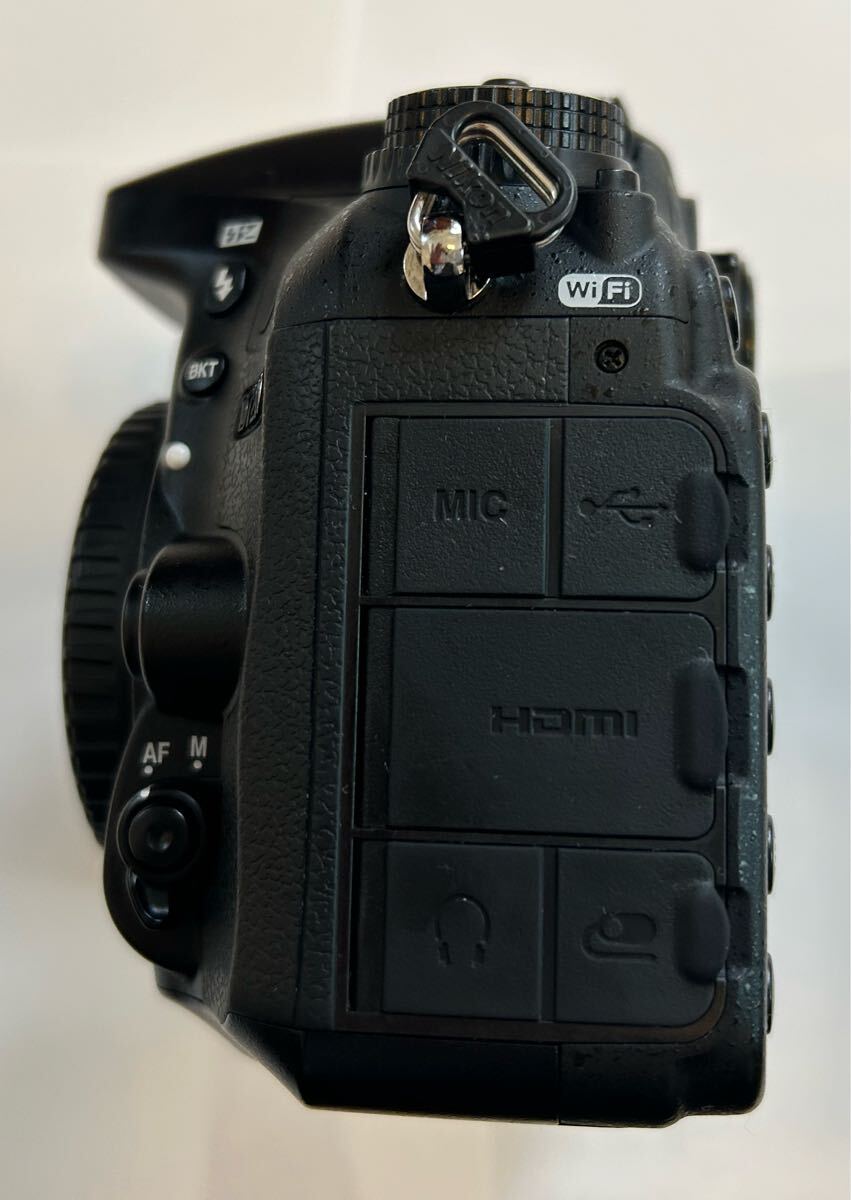 美品】NikonD7200 本体 縦位置グリップ SDカード2枚 元箱 他多数 美品