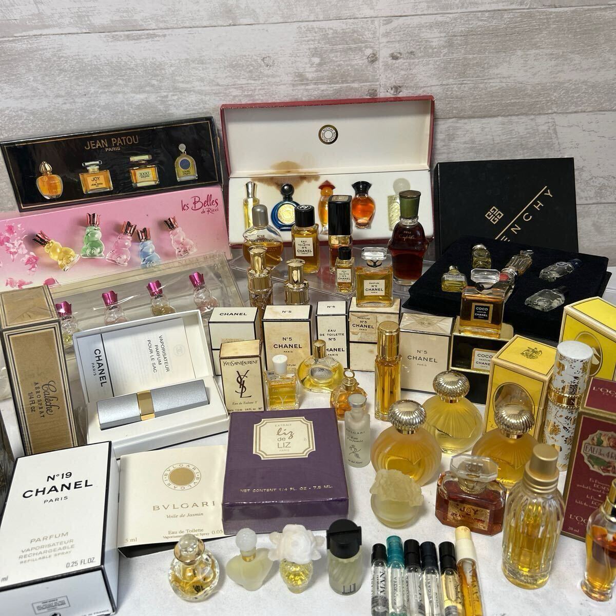 Yahoo!オークション - 1スタ ミニ香水まとめフレグランス CHANEL DIOR