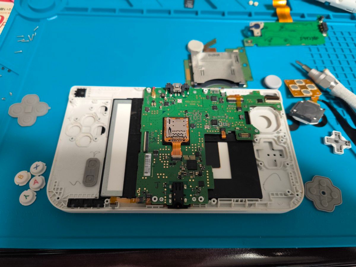 上下IPS液晶】超美品 Newニンテンドー3DS LL パールホワイト 純正