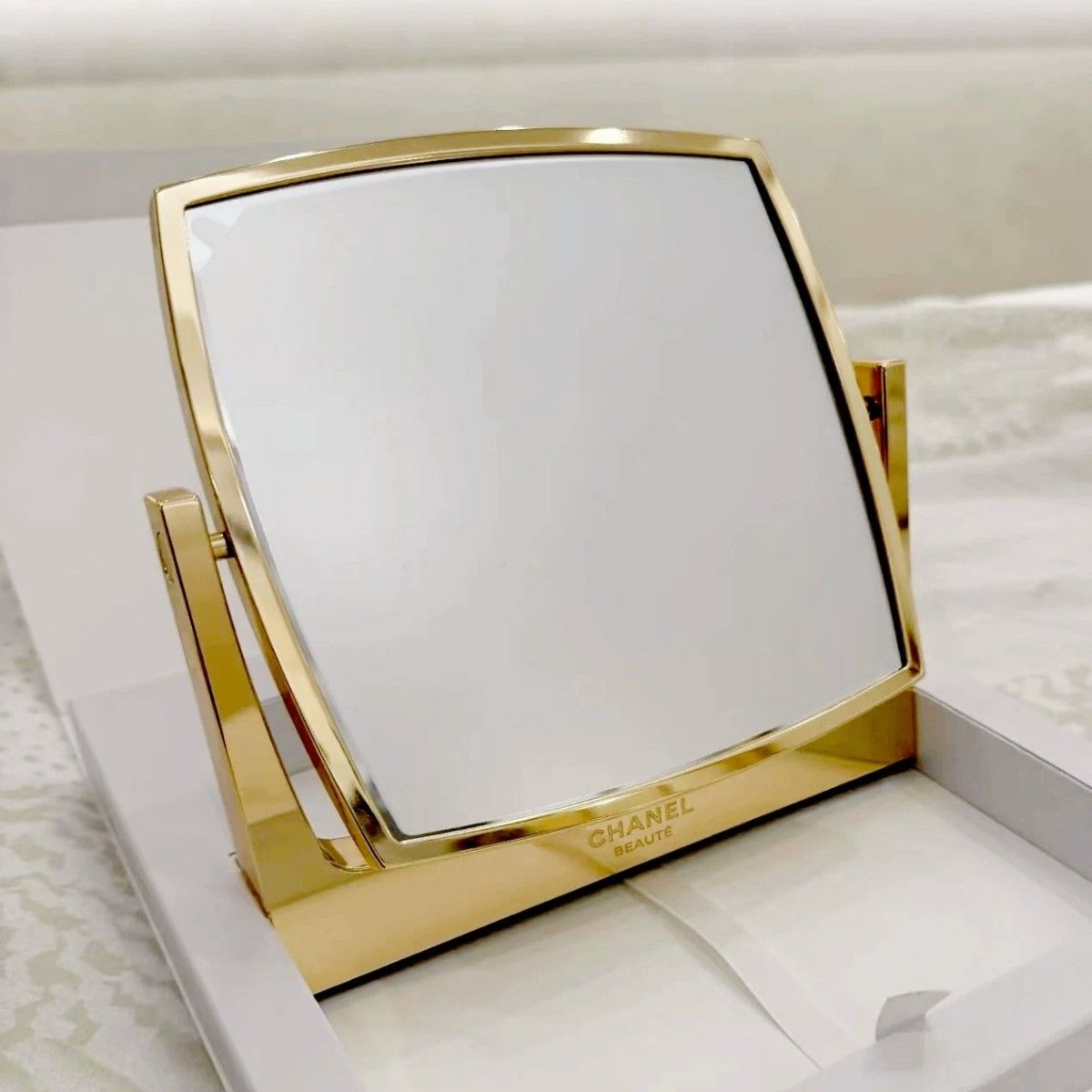 2025 最新ノベルティ CHANEL スキンケア 正規ノベルティ 卓上 ゴールド