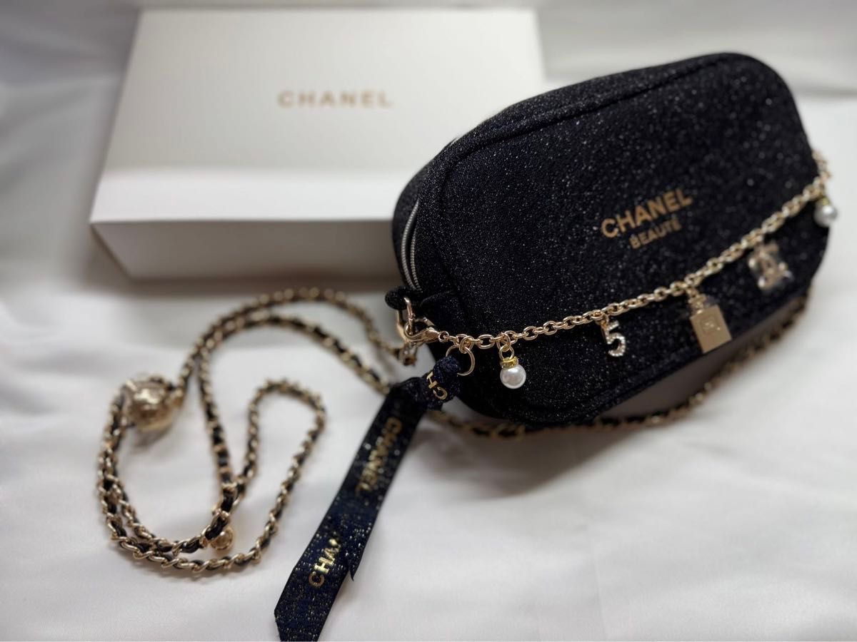 CHANEL ノベルティ ポーチ ショルダーバッグ チャーム付き 箱付き