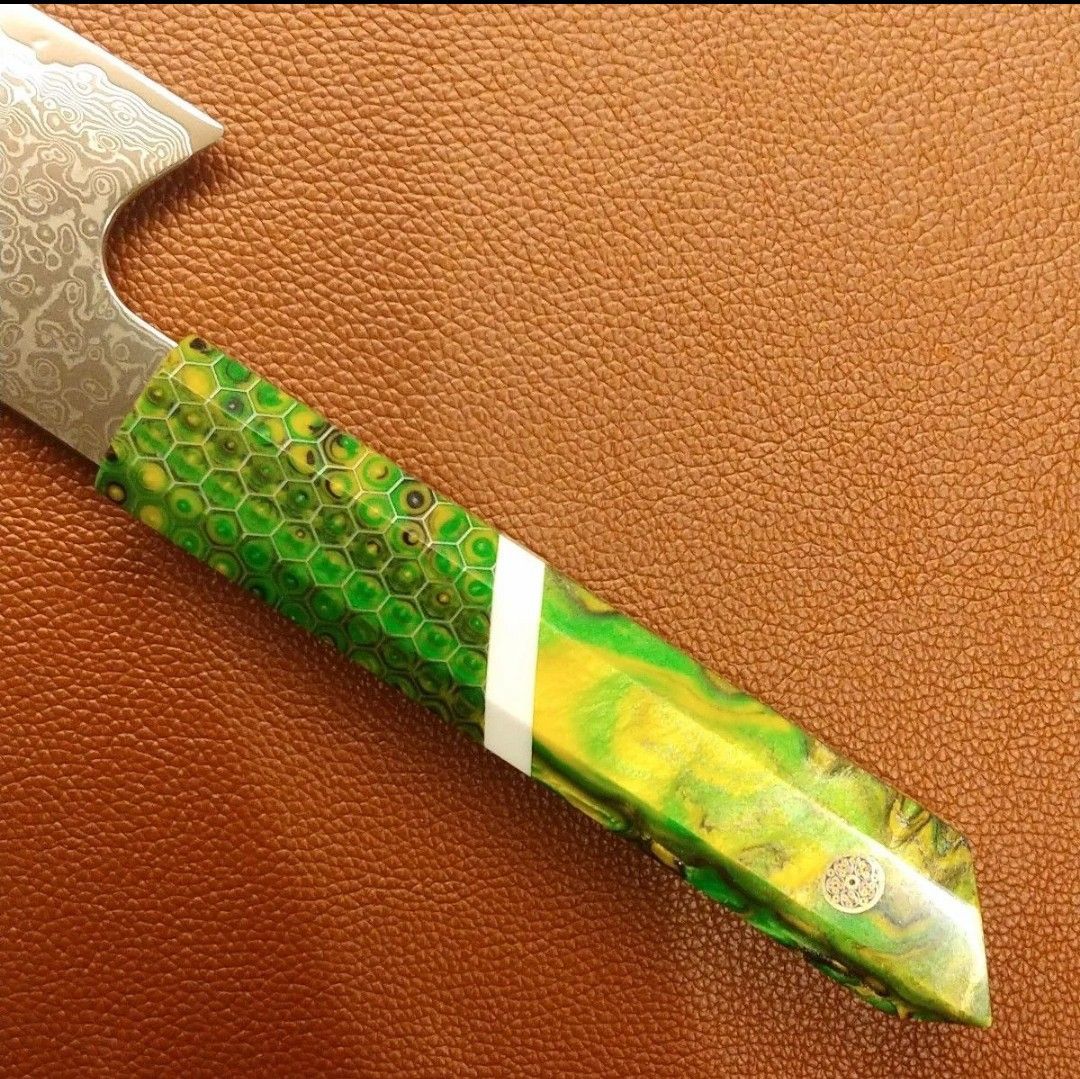 新作》 V金10号 ダマスカス包丁 ハニカム模様 黄緑柄 剣型 牛刀 三徳