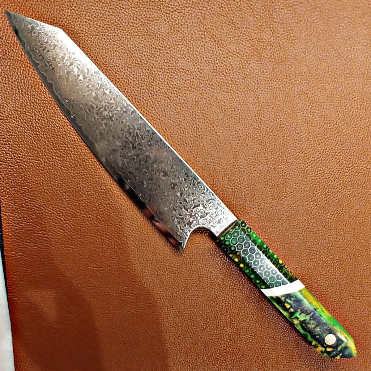 新作》 V金10号 ダマスカス包丁 ハニカム模様 黄緑柄 剣型 牛刀 三徳