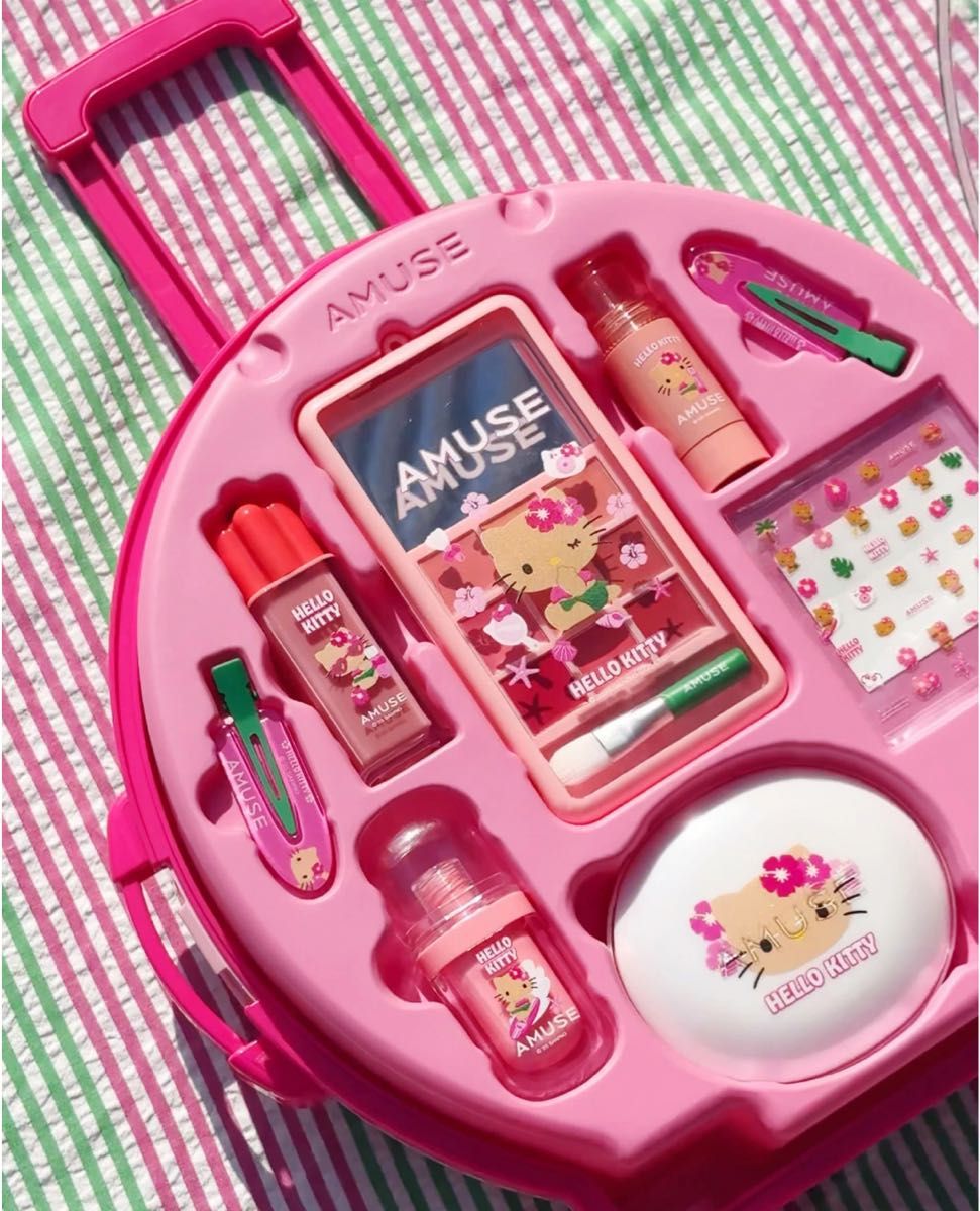 AMUSE x 日焼けハローキティ フルメイクアップラージキャリーセット
