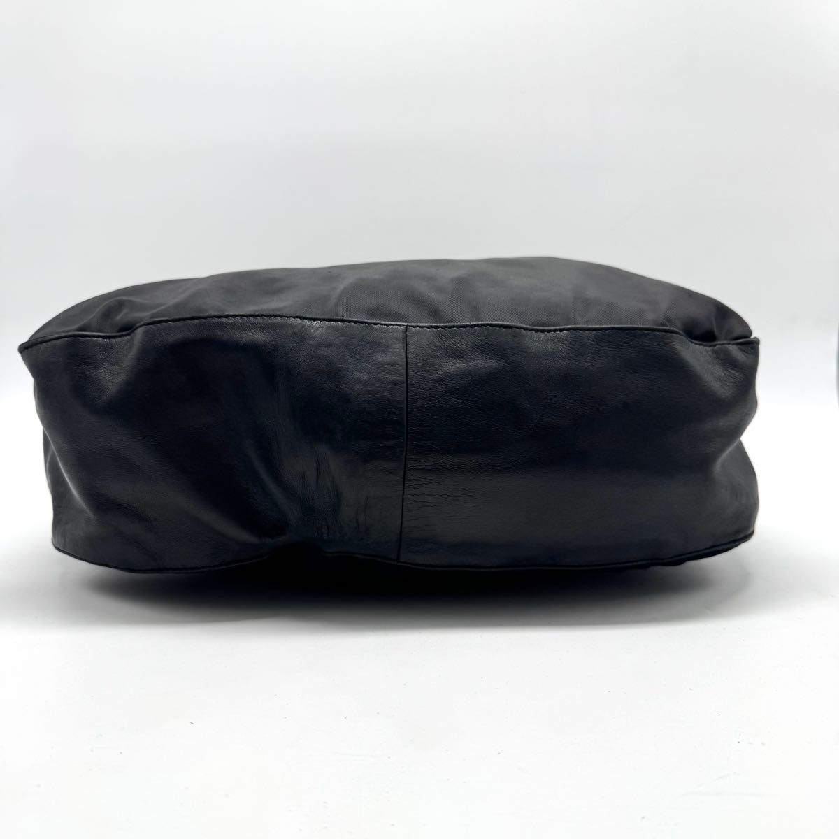 極美品】PRADA プラダ ワンショルダーバッグ ハーフムーン ナイロン