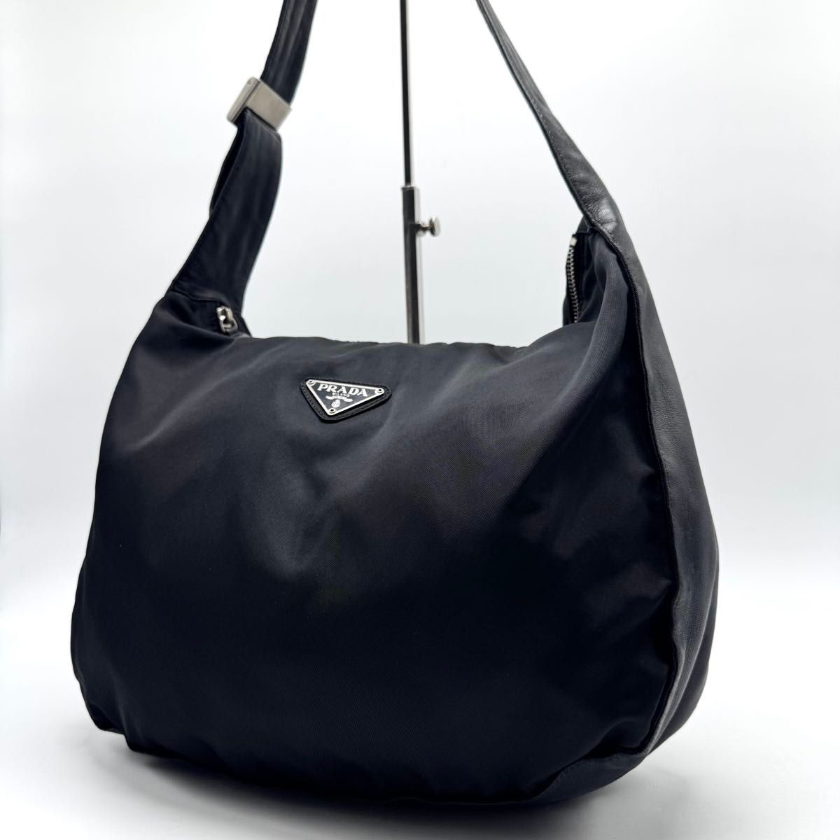 極美品】PRADA プラダ ワンショルダーバッグ ハーフムーン ナイロン