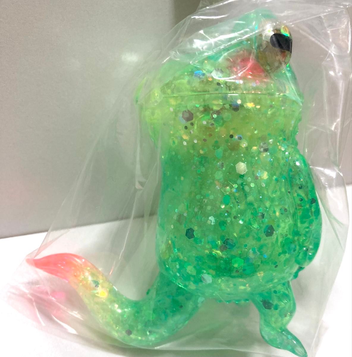 スカルチュラ ウツボカエル ミックスラメ成型/クリアグリーン ソフビ