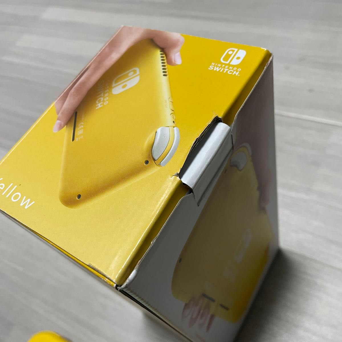 Nintendo Switch Lite ニンテンドースイッチライト イエロー 本体 箱