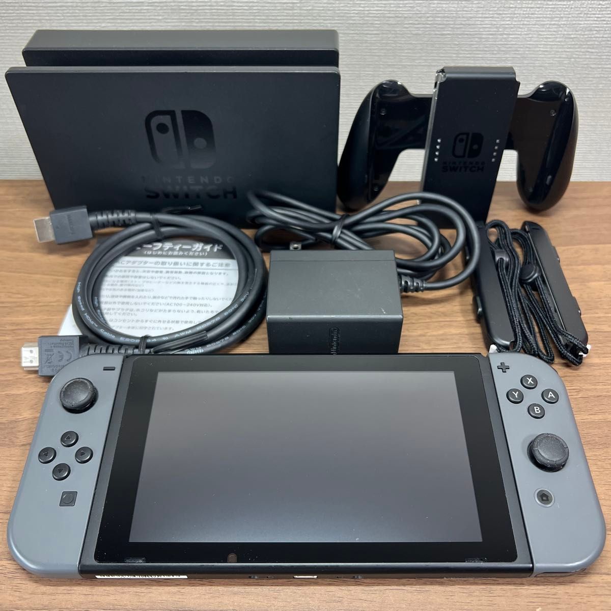 画面美品・動作確認済 Nintendo Switch HAC 旧型 本体 2018年製 付属品