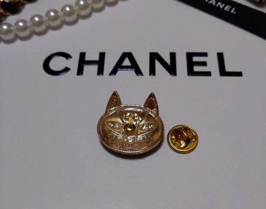 最終価格 ヴィンテージ ボタン ピンブローチ 猫ブローチ【シャネル